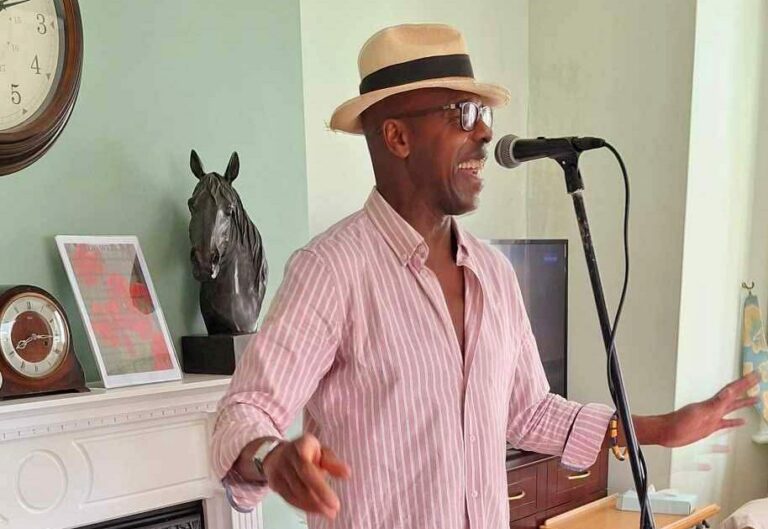 Live Singer D’Artagnan